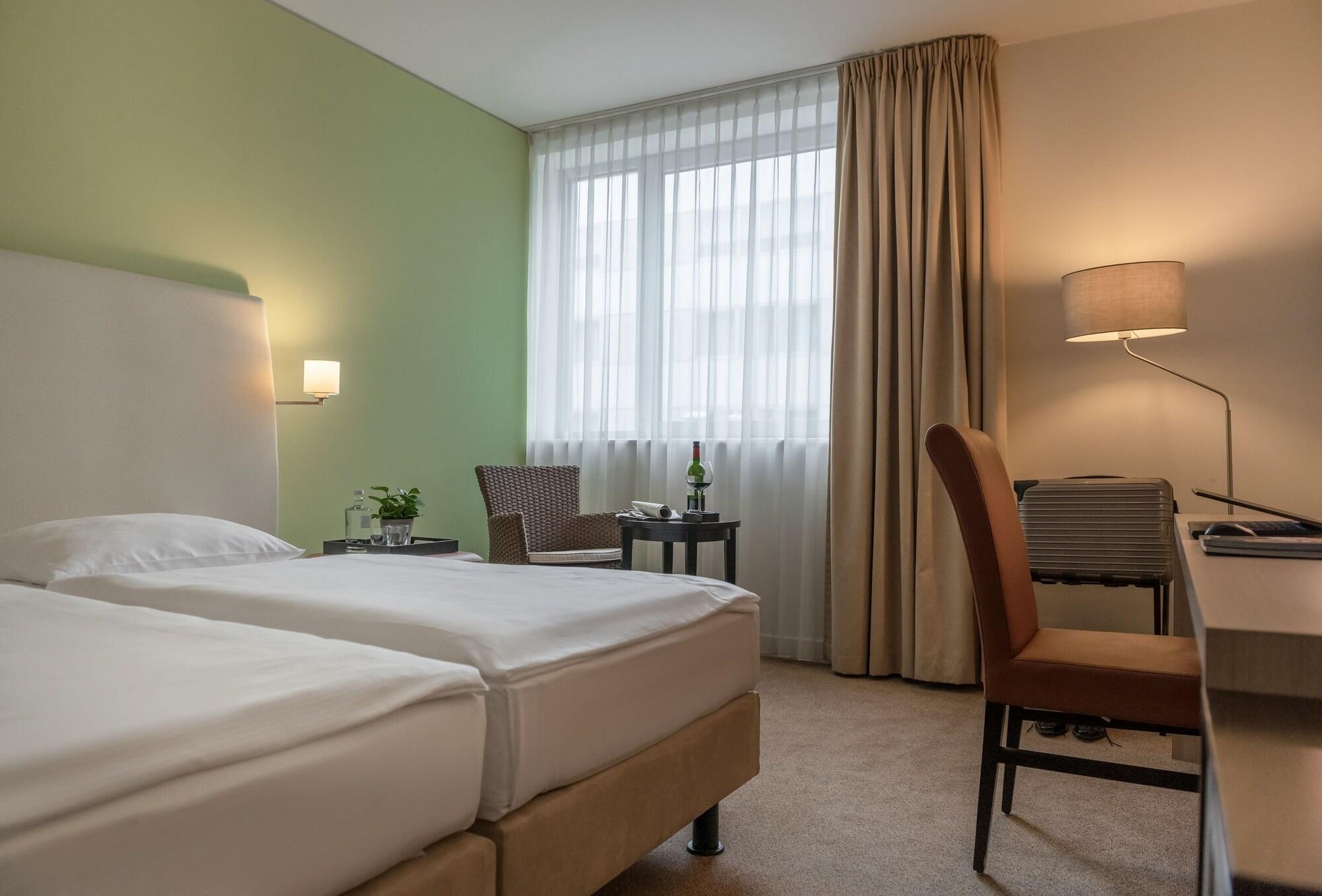 Tulip Inn Hotel Duesseldorf Arena Bagian luar foto